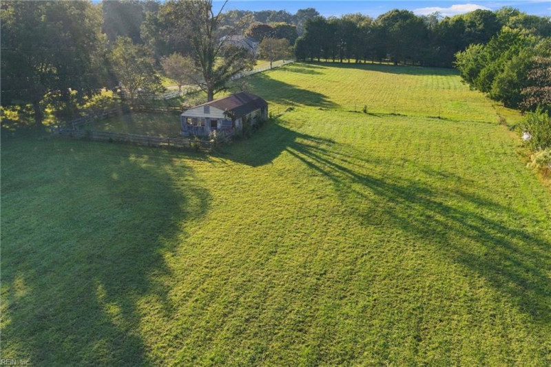 Photo 10 of 37 residential for sale in Isle of Wight County virginia