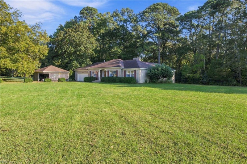 Photo 13 of 37 residential for sale in Isle of Wight County virginia