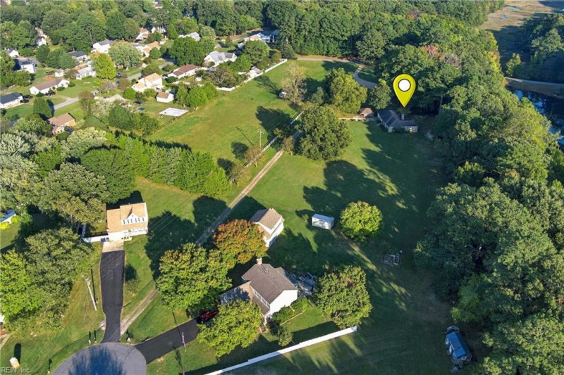 Photo 3 of 37 residential for sale in Isle of Wight County virginia