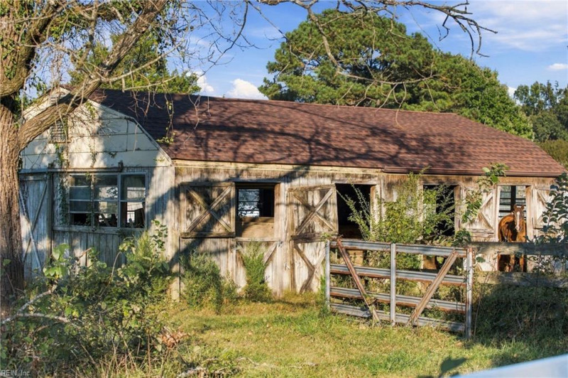 Photo 36 of 37 residential for sale in Isle of Wight County virginia