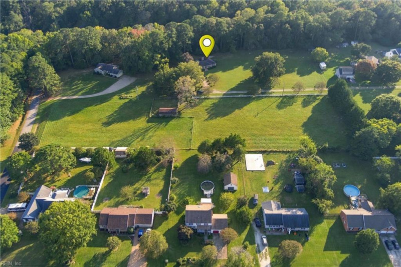 Photo 4 of 37 residential for sale in Isle of Wight County virginia
