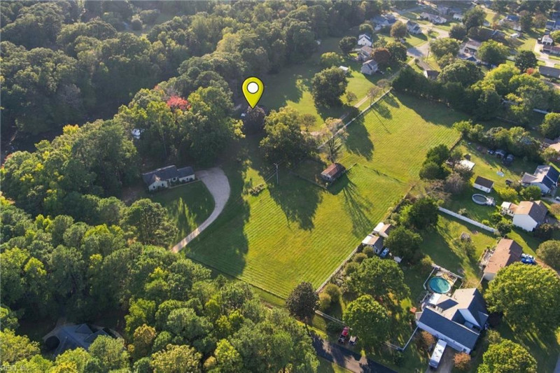 Photo 5 of 37 residential for sale in Isle of Wight County virginia