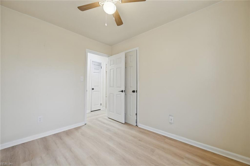 Photo 18 of 27 residential for sale in Hampton virginia