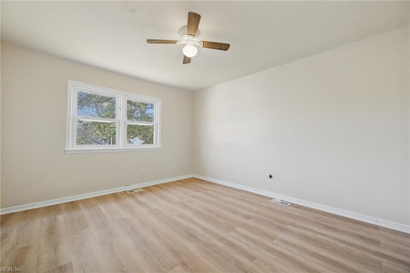 Photo 19 of 27 residential for sale in Hampton virginia