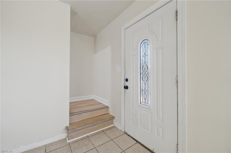 Photo 4 of 27 residential for sale in Hampton virginia