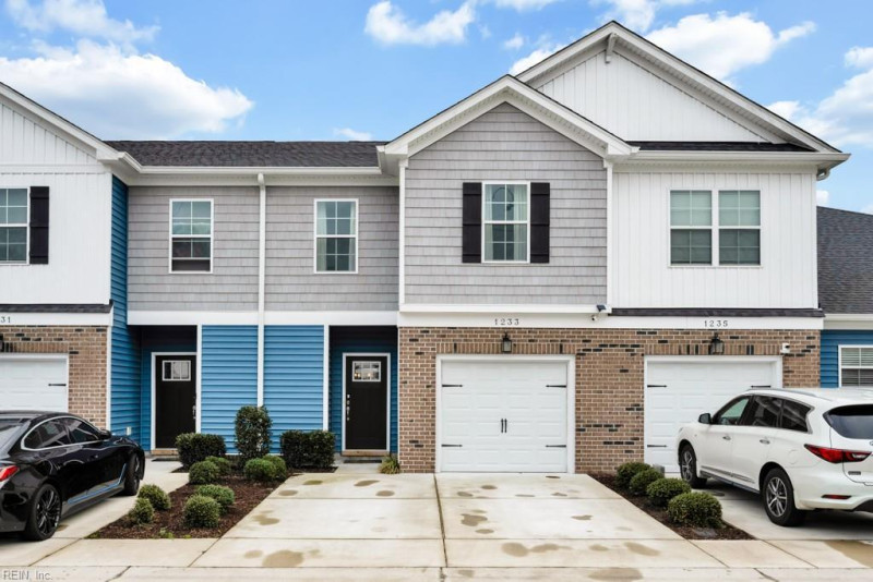 Photo 2 of 28 residential for sale in Chesapeake virginia
