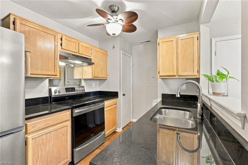Photo 13 of 48 residential for sale in Virginia Beach virginia