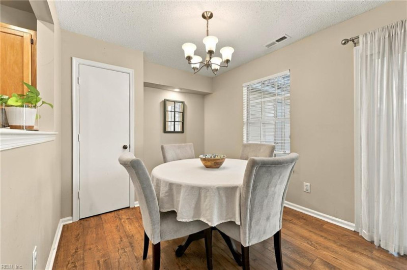 Photo 14 of 48 residential for sale in Virginia Beach virginia