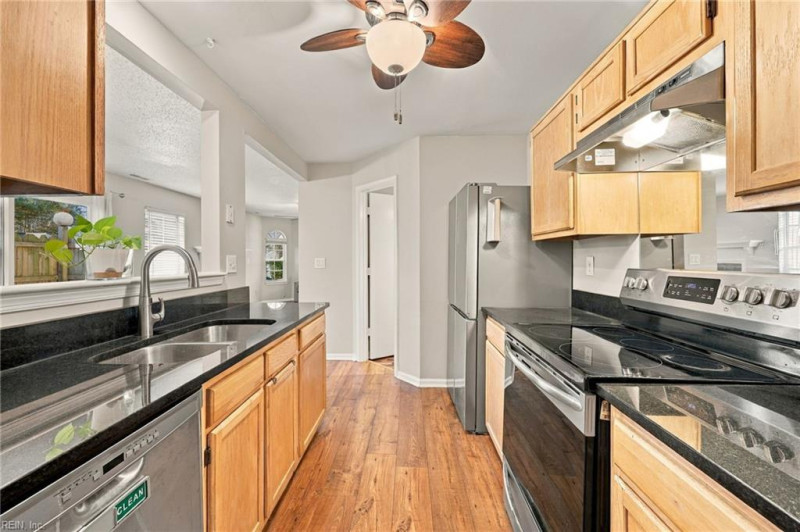 Photo 17 of 48 residential for sale in Virginia Beach virginia
