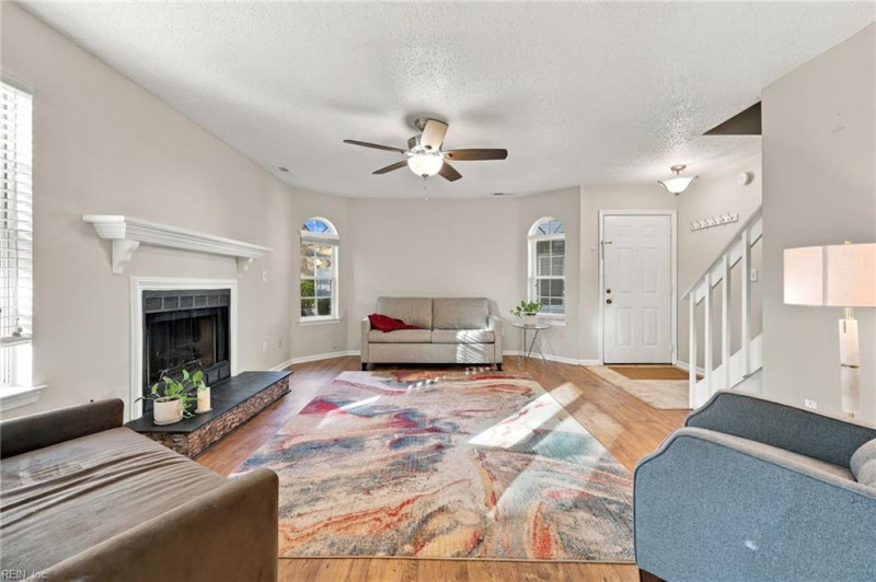 Photo 4 of 48 residential for sale in Virginia Beach virginia