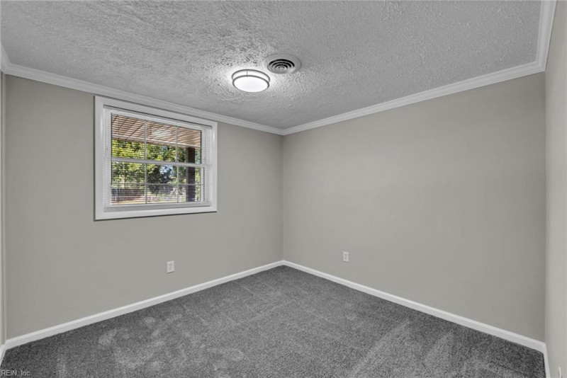 Photo 10 of 45 residential for sale in Hampton virginia