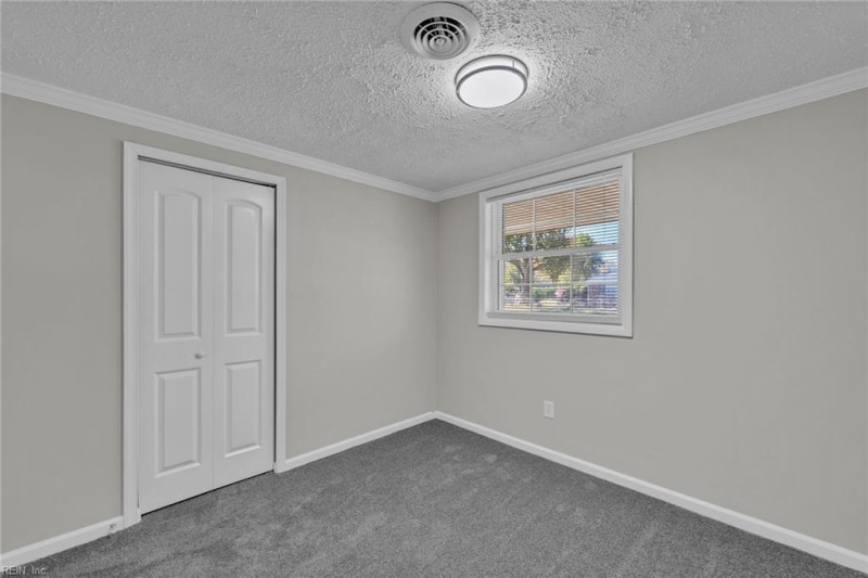 Photo 12 of 45 residential for sale in Hampton virginia