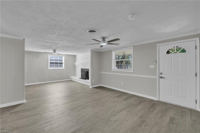 Photo 18 of 45 residential for sale in Hampton virginia