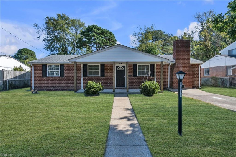 Photo 4 of 45 residential for sale in Hampton virginia