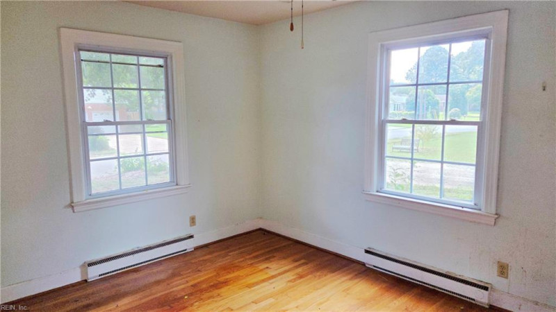 Photo 12 of 18 residential for sale in Portsmouth virginia
