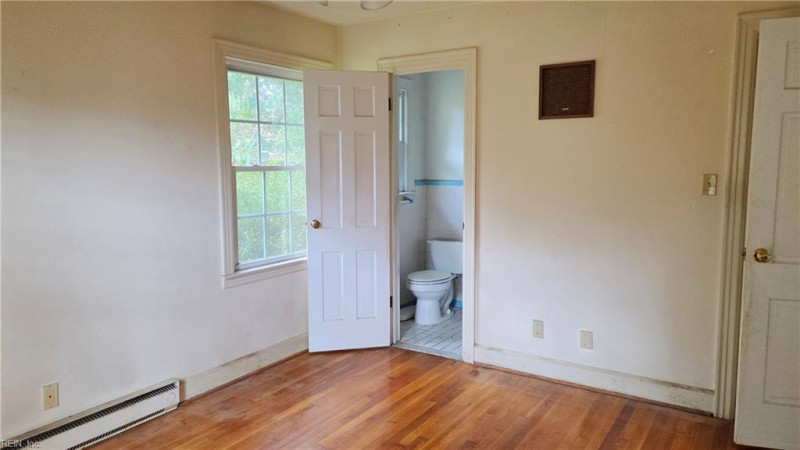 Photo 14 of 18 residential for sale in Portsmouth virginia