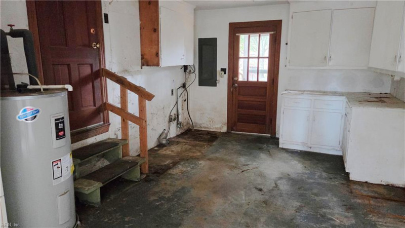 Photo 15 of 18 residential for sale in Portsmouth virginia