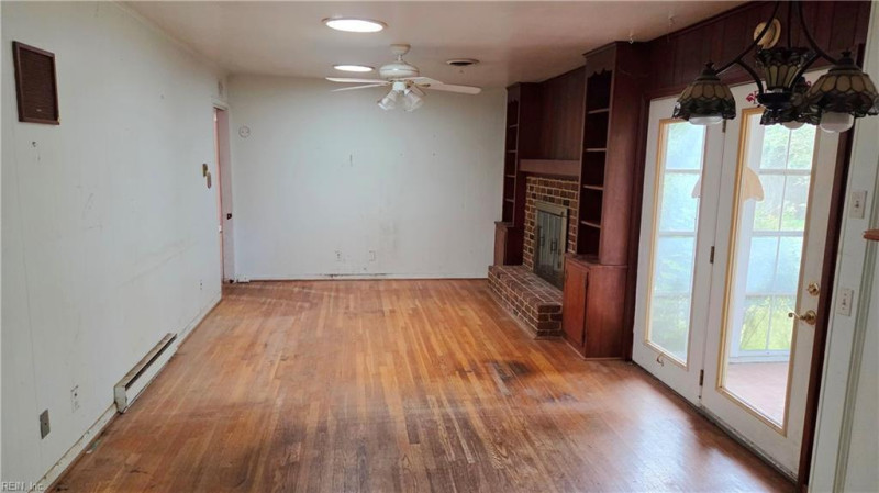 Photo 5 of 18 residential for sale in Portsmouth virginia