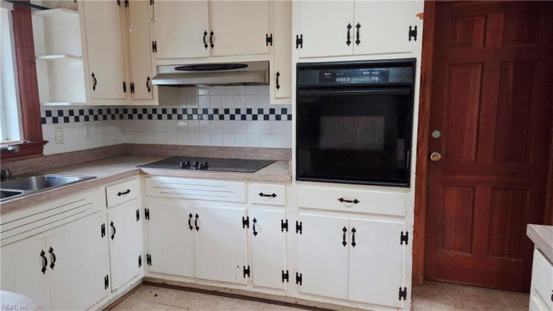 Photo 9 of 18 residential for sale in Portsmouth virginia