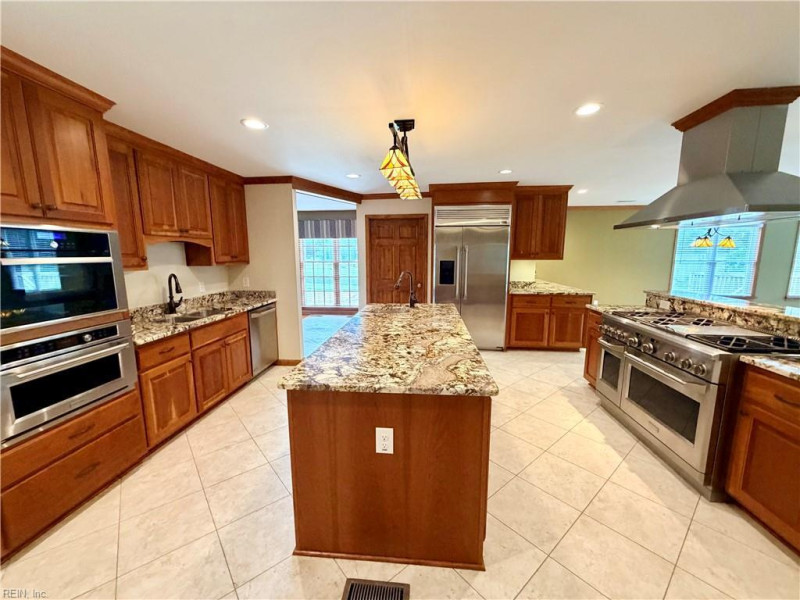 Photo 5 of 11 residential for sale in Poquoson virginia