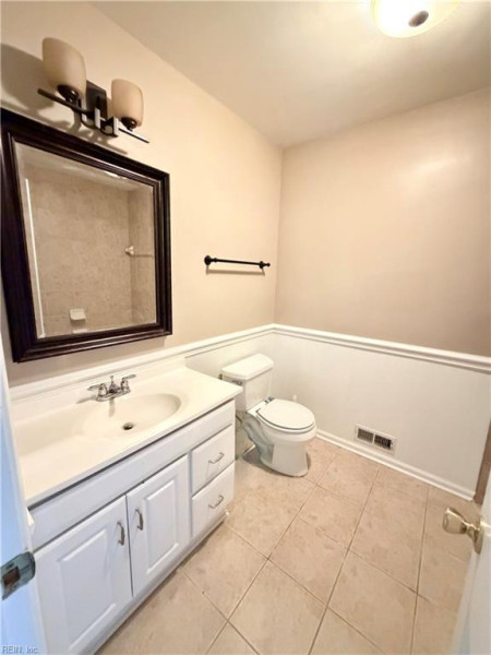 Photo 9 of 11 residential for sale in Poquoson virginia