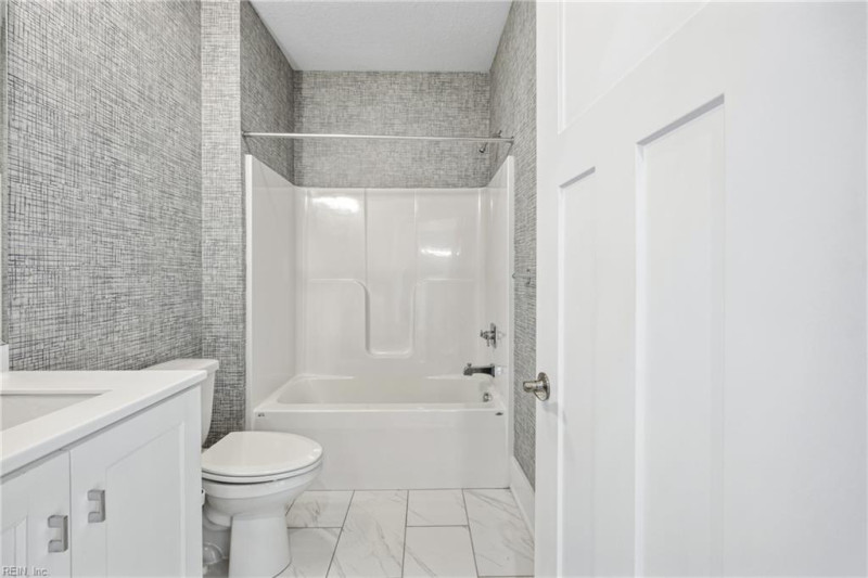 Photo 13 of 40 residential for sale in Suffolk virginia