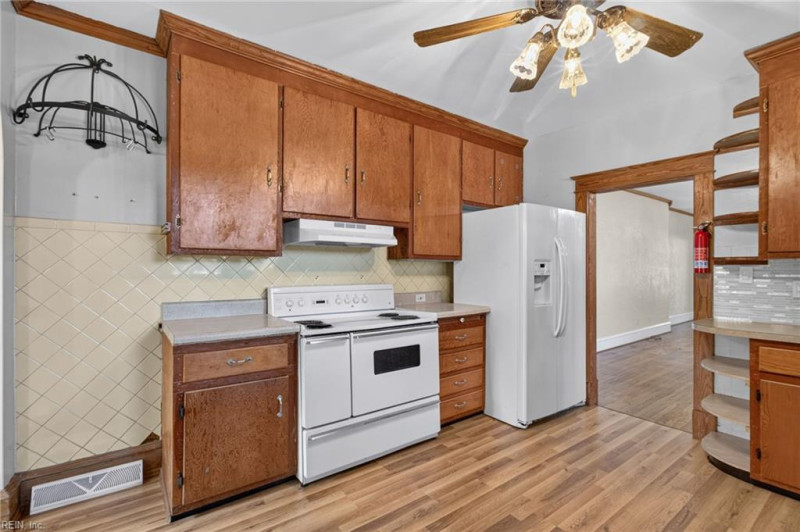 Photo 11 of 28 residential for sale in Hampton virginia