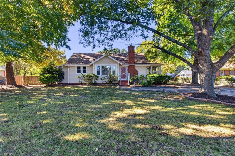 Photo 3 of 28 residential for sale in Hampton virginia