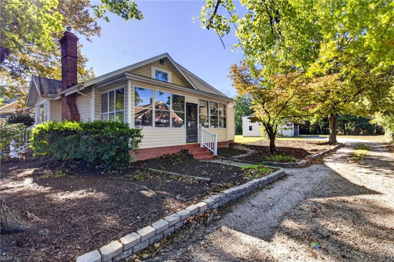 Photo 4 of 28 residential for sale in Hampton virginia
