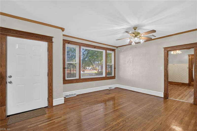 Photo 7 of 28 residential for sale in Hampton virginia
