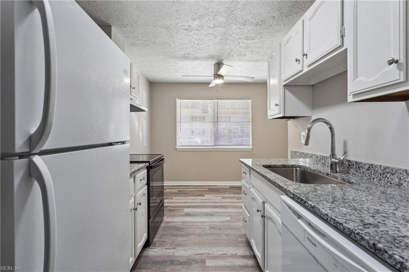 Photo 10 of 30 residential for sale in Newport News virginia