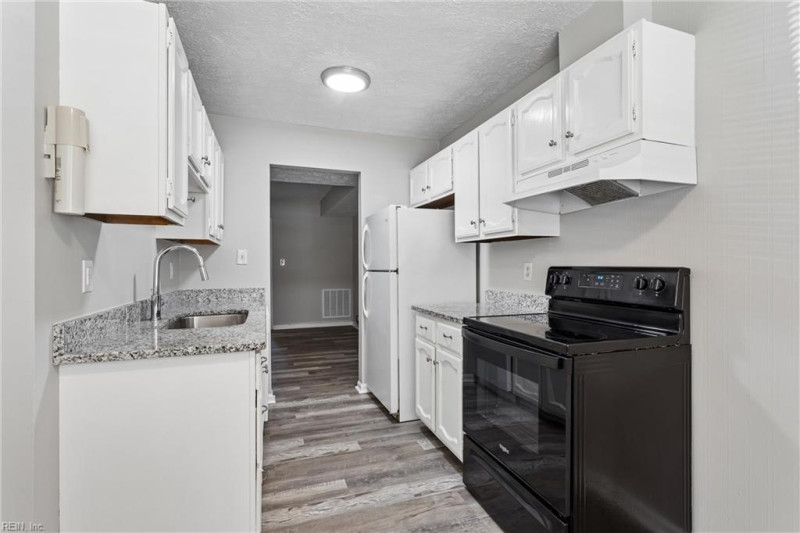 Photo 13 of 30 residential for sale in Newport News virginia