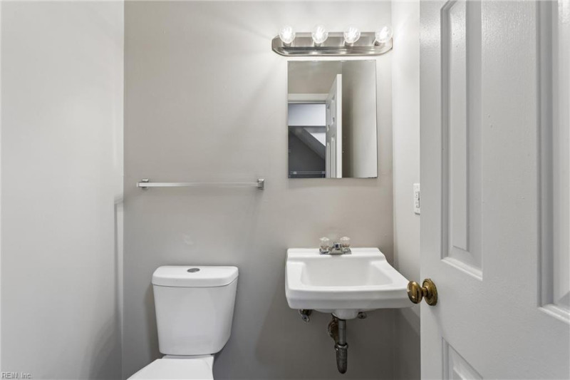 Photo 5 of 30 residential for sale in Newport News virginia