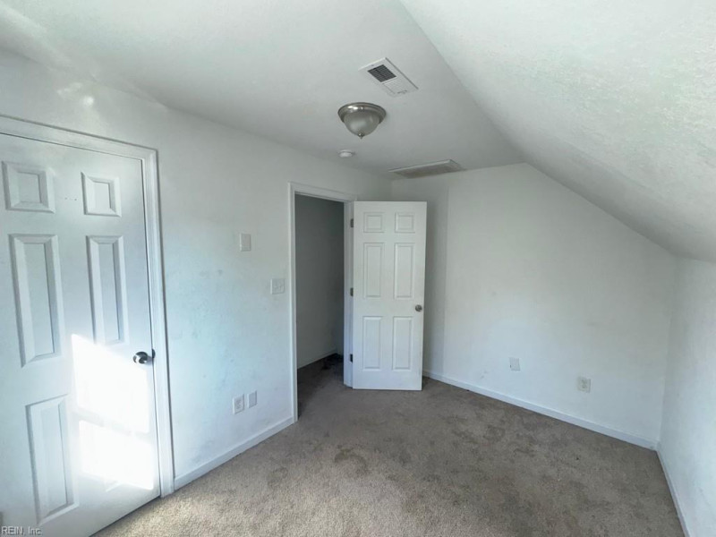 Photo 11 of 14 residential for sale in Portsmouth virginia