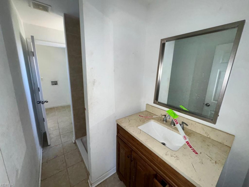 Photo 12 of 14 residential for sale in Portsmouth virginia