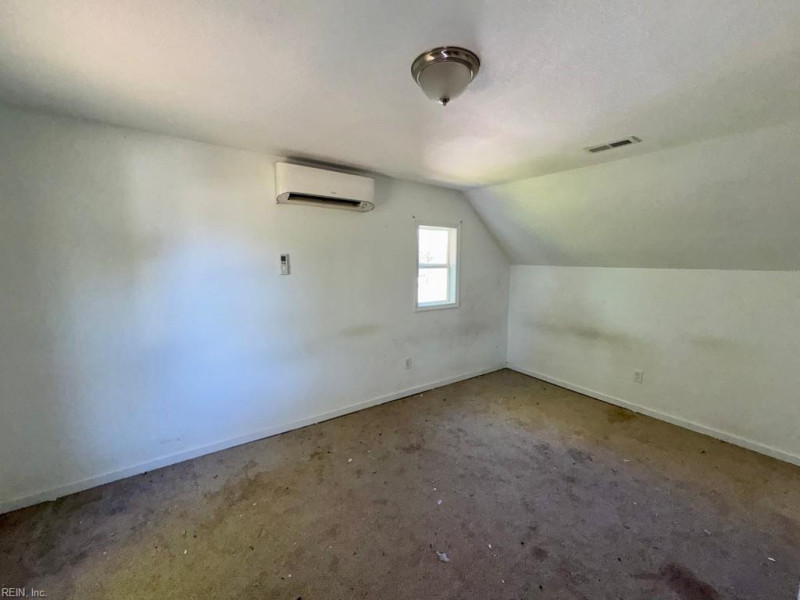 Photo 13 of 14 residential for sale in Portsmouth virginia
