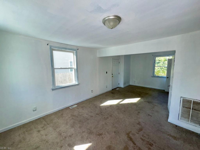 Photo 2 of 14 residential for sale in Portsmouth virginia