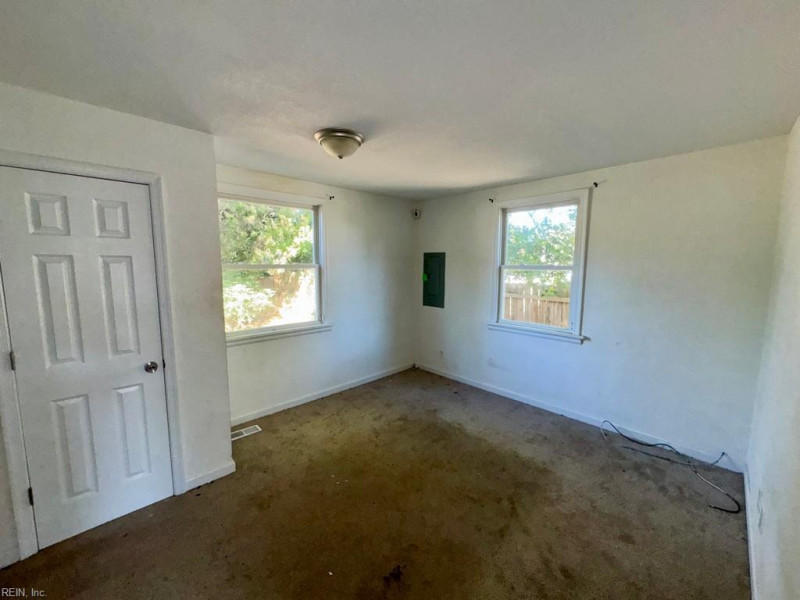 Photo 6 of 14 residential for sale in Portsmouth virginia