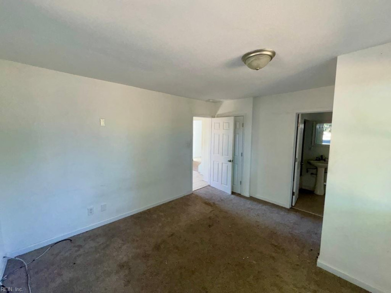 Photo 7 of 14 residential for sale in Portsmouth virginia