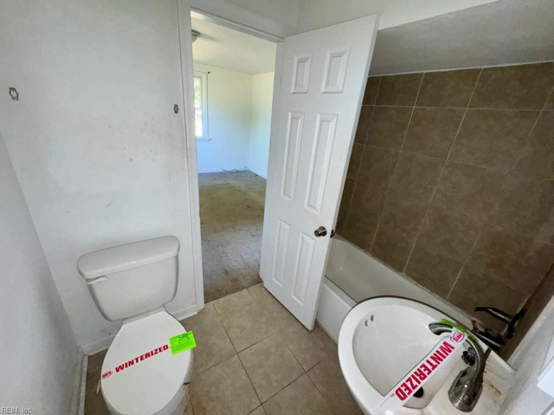 Photo 8 of 14 residential for sale in Portsmouth virginia