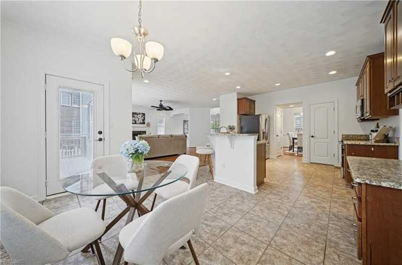 Photo 11 of 49 residential for sale in Chesapeake virginia
