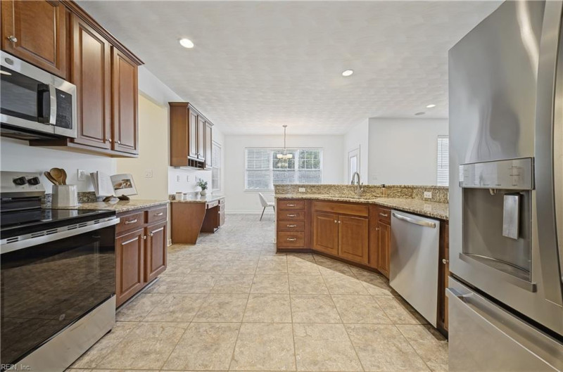 Photo 14 of 49 residential for sale in Chesapeake virginia