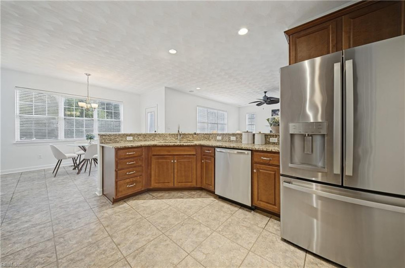 Photo 15 of 49 residential for sale in Chesapeake virginia