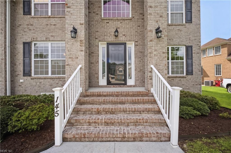 Photo 2 of 49 residential for sale in Chesapeake virginia