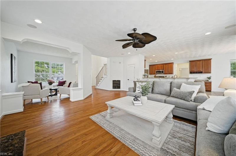 Photo 9 of 49 residential for sale in Chesapeake virginia