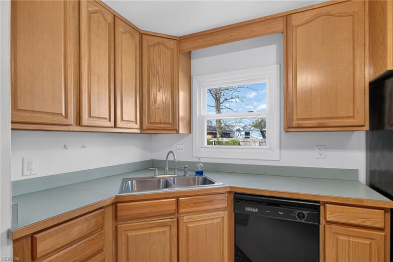 Photo 13 of 26 residential for sale in Norfolk virginia