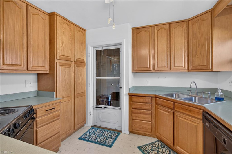 Photo 14 of 26 residential for sale in Norfolk virginia