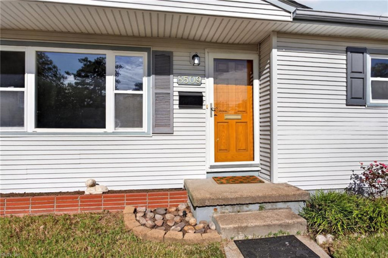 Photo 4 of 26 residential for sale in Norfolk virginia