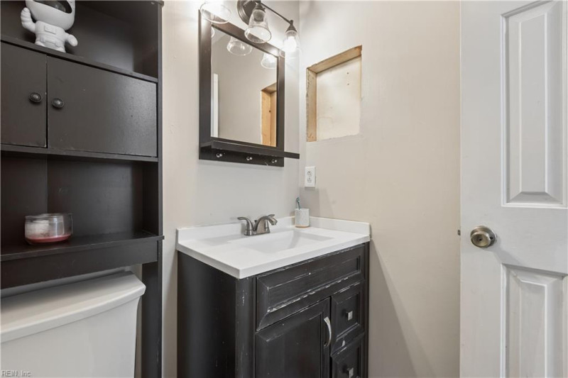 Photo 12 of 27 residential for sale in Virginia Beach virginia