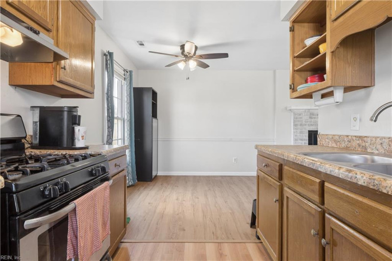 Photo 6 of 27 residential for sale in Virginia Beach virginia